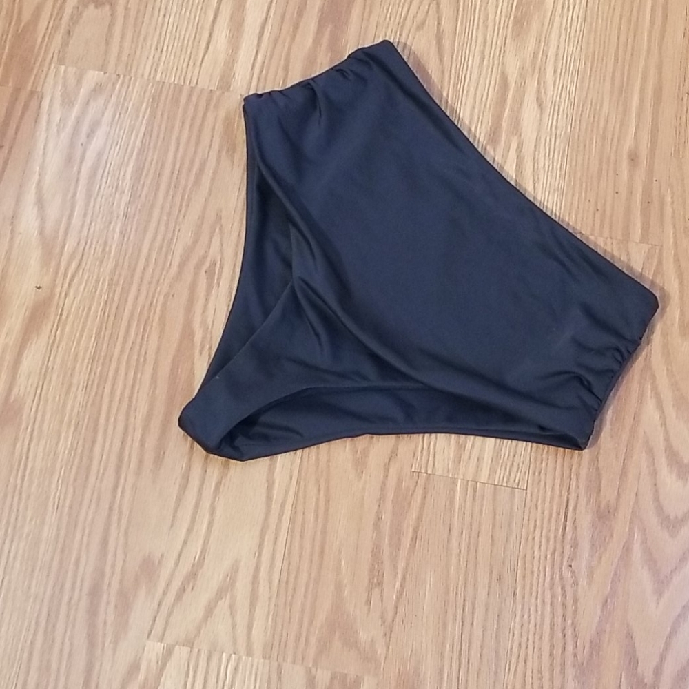 Shein swim bottom size‎ s